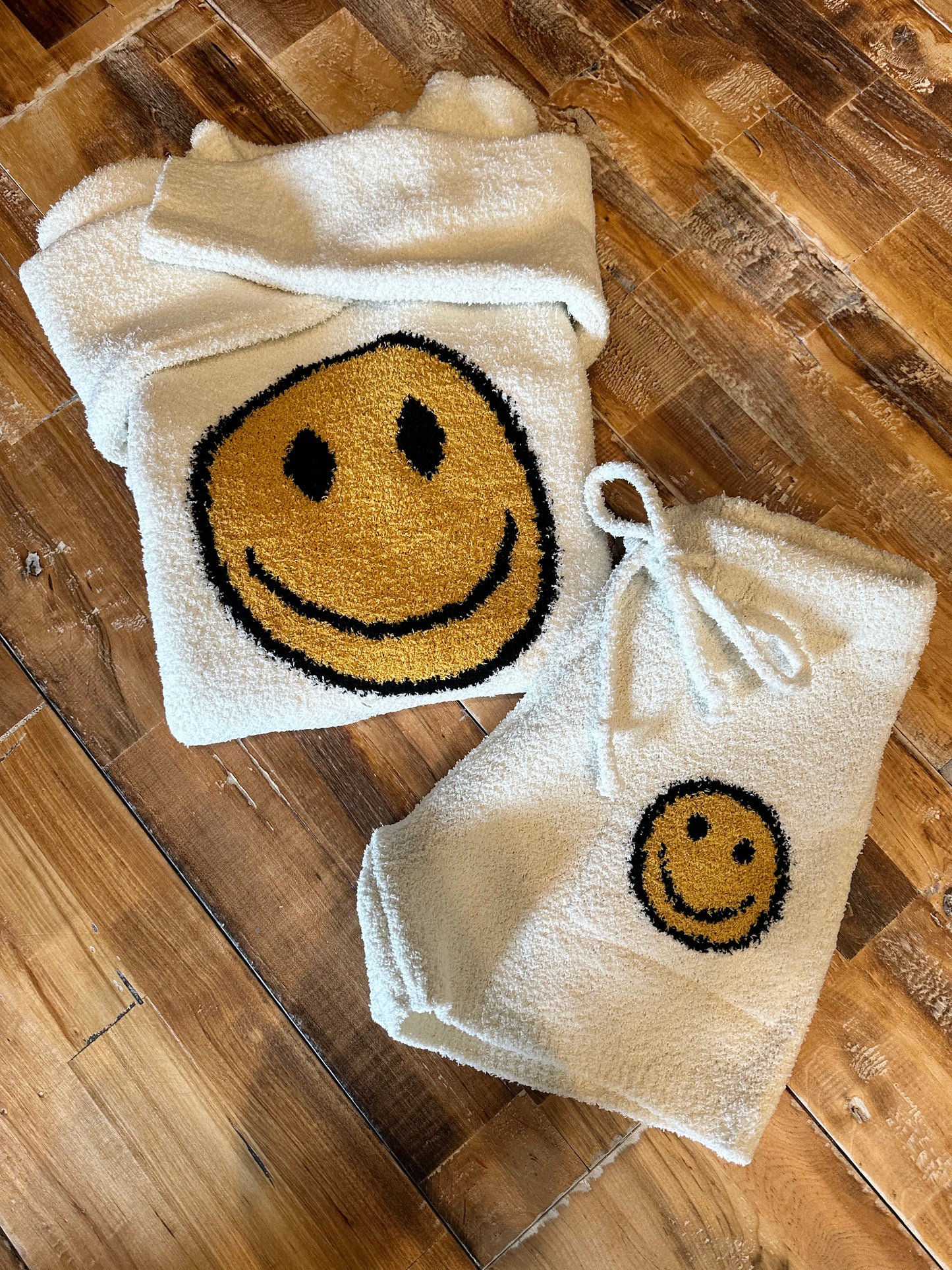 ComfyLuxe Smiley Sherpa Lounge Set