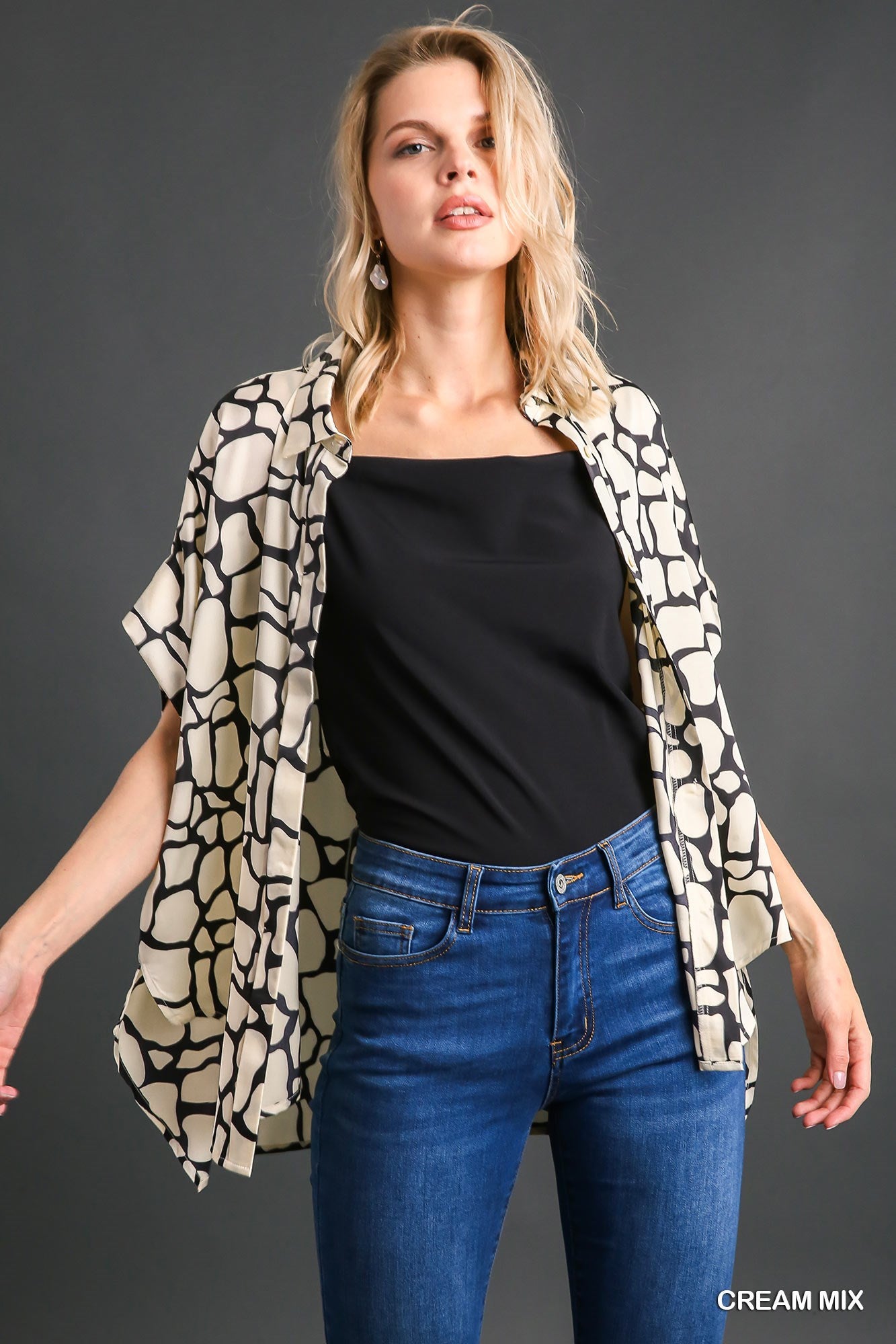 Collared Button Down Print Short Sleeve Top