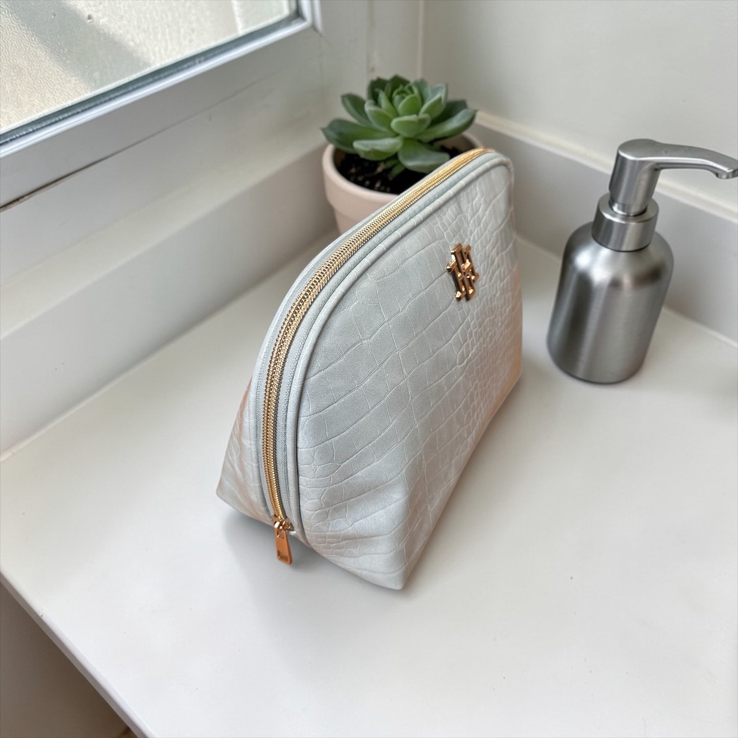Capri Large Pouch