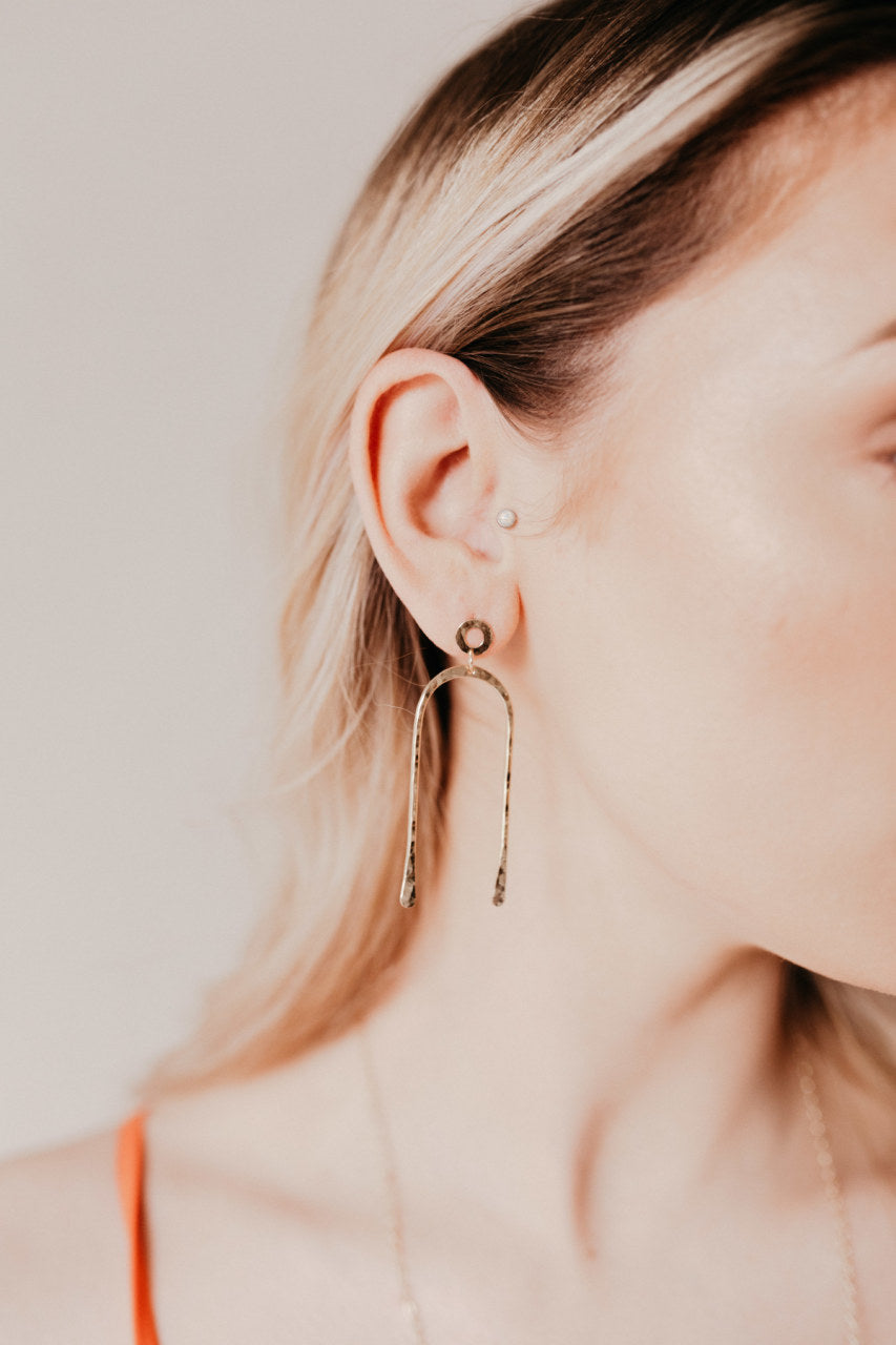 KENDA KIST® ARCH POST EARRINGS
