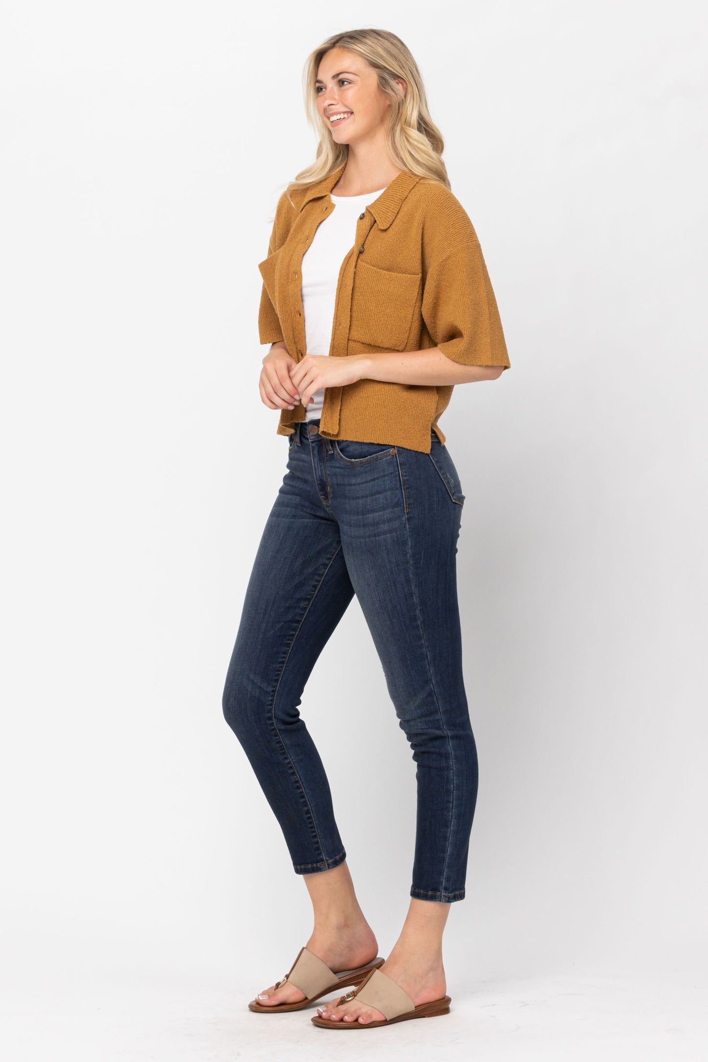 JUDY BLUE® MID-RISE CROPPED RELAXED FIT